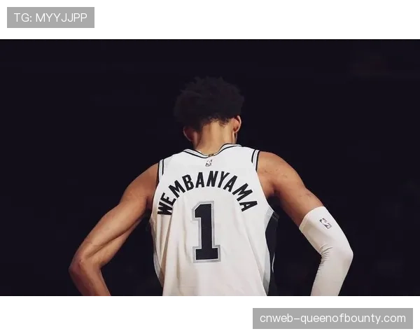 文班亚马九分之战迷失，马刺外线短板暴露