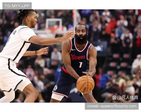 快船主场氛围火热，哈登里程碑夜球迷欢呼