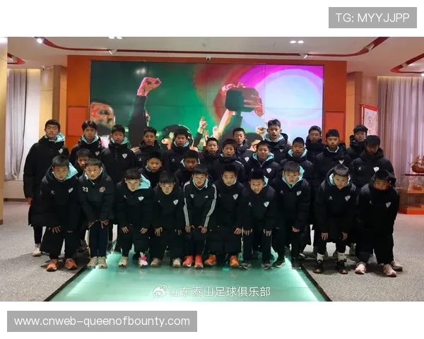 俱乐部与学校合作，推动青少年足球发展